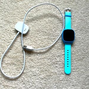 Used Gizmo 3 watch and charger w/o box